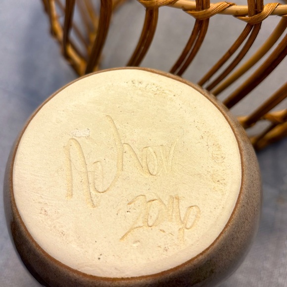 Clay in Motion Hand Warmer Tea/Coffee Ceramic Clay Mug 14oz (Right Hand) - Picture 3 of 4